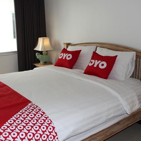 Oyo 75409 Premium The Family Hotel Chiang Mai Exterior foto